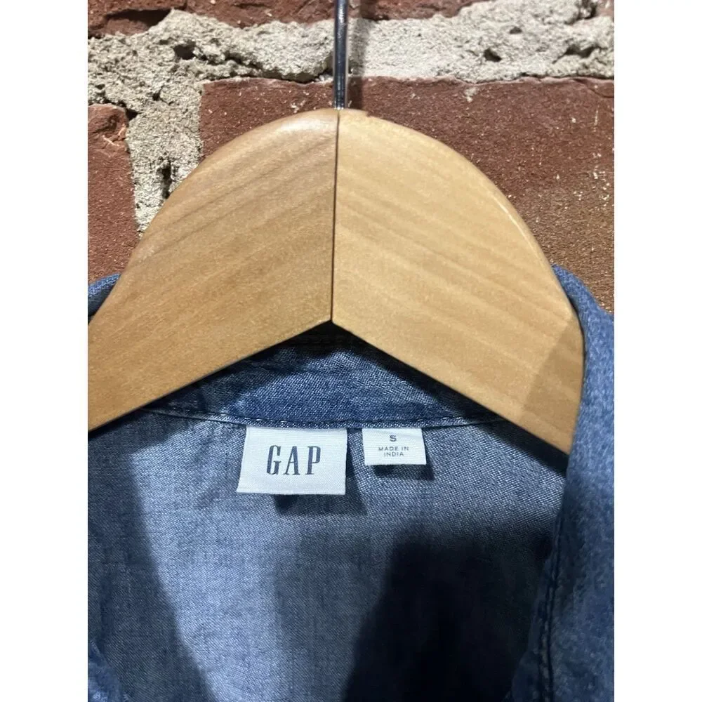 Gap Womens Blue Denim Long Sleeve Button Up Double Pocket Shirt Size Small - Picture 3 of 3